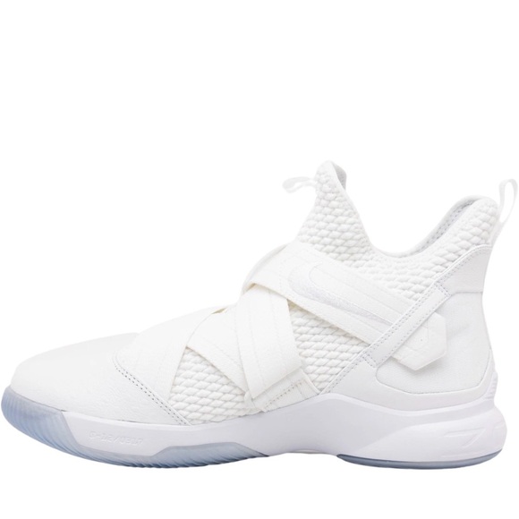 The Nike LeBron Soldier 12 - Picture 4 of 5